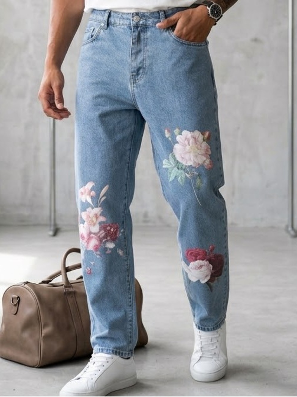 NWT BoohooMAN Men’s light wash relaxed fit floral print jeans size 34 waist